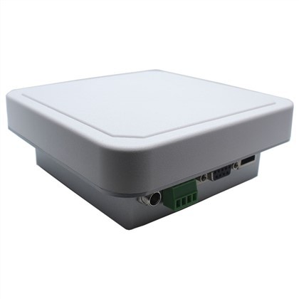 Fikseeritud pikamaa RFID-lugeja